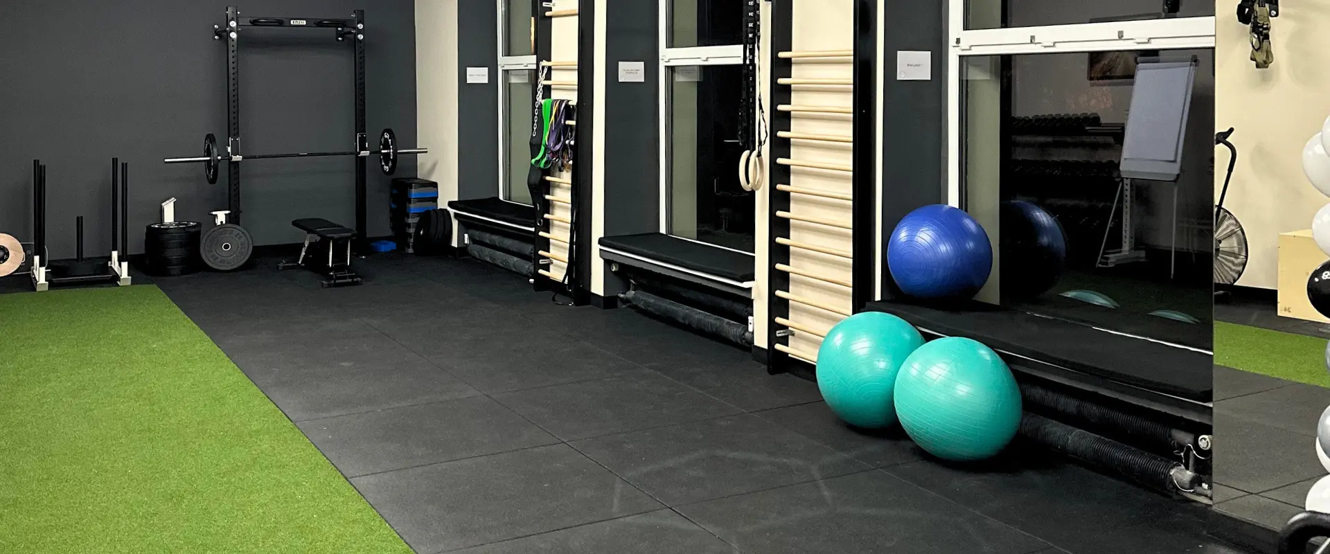 Realizacja Elevate — strefa treningowa MoveSpace w Mosinie, 75 m² mat 20 mm